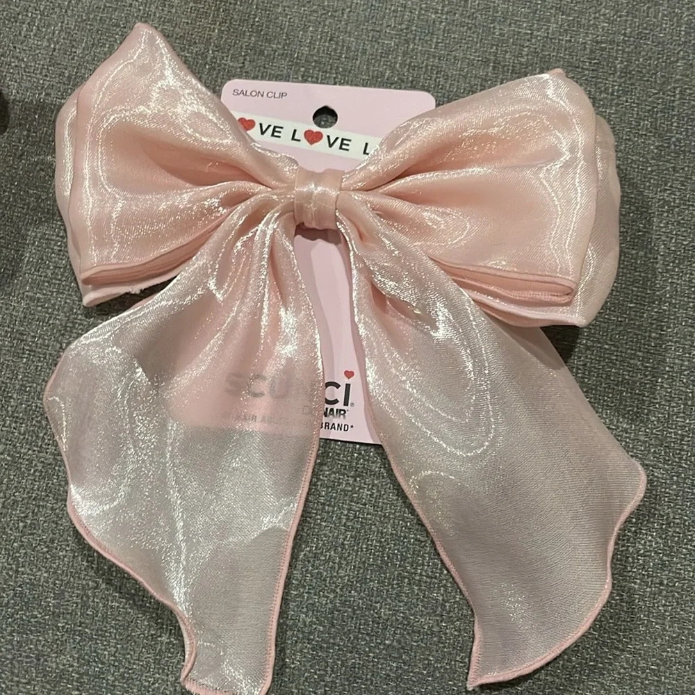 Scünci Valentines Day Hair Accessories perfect for a basket total of 8